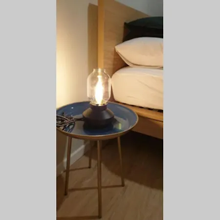 Apartment Modern 4 Beds In Convenient Location, Free Parking *